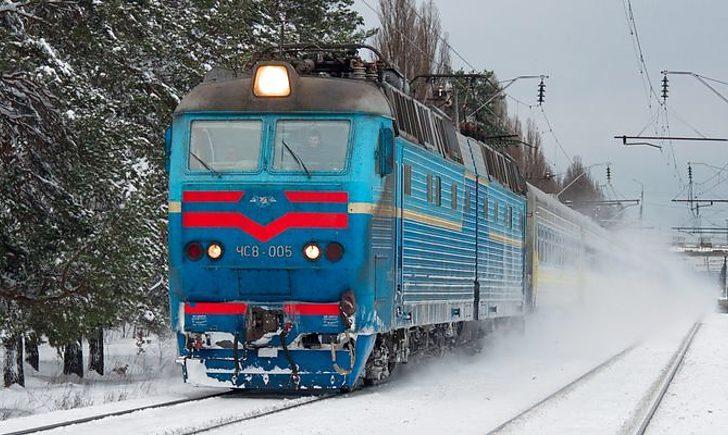 Стаття «Укрзалізниця» призначила додаткові рейси поїзда з Києва на Донбас Ранкове місто. Київ