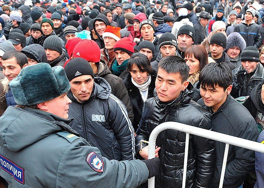 Стаття Раньше лидером по числу мигрантов в Россию была Украина, а с 2018 года — Таджикистан Ранкове місто. Київ