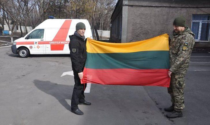 Стаття Литовские волонтеры передали реанимобиль и оборудование для мобильного госпиталя на Донбассе Ранкове місто. Київ
