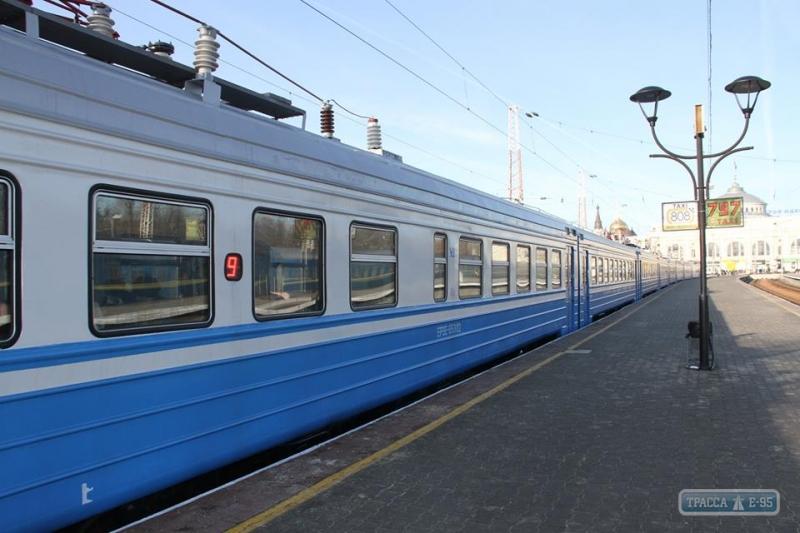 Стаття Одесская железная дорога запускает три дополнительных пригородных поезда Ранкове місто. Київ