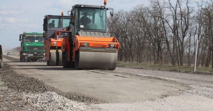 Стаття Самую плохую украинскую трассу ремонтируют по новой технологии Ранкове місто. Київ