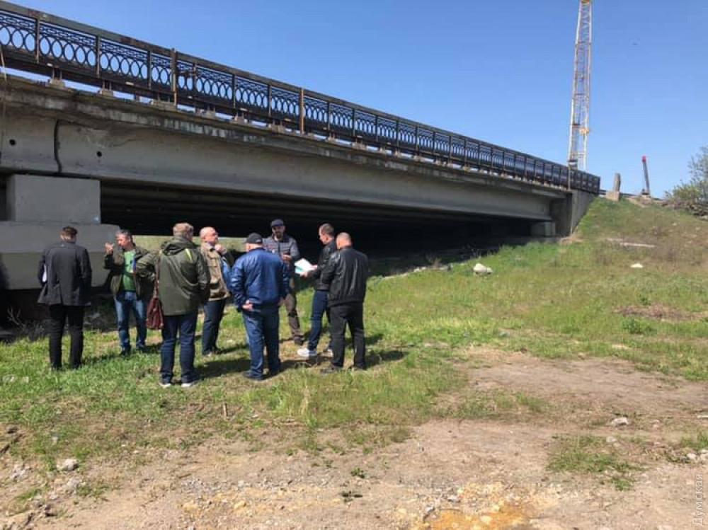 Стаття На Киевской трассе начали ремонтировать мост через Хаджибейский лиман Ранкове місто. Київ