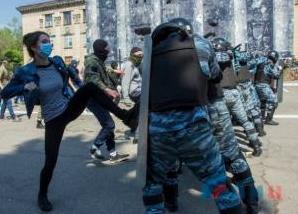 Стаття Воистину, нет такого безумия, которое не может произойти в Луганске Ранкове місто. Київ