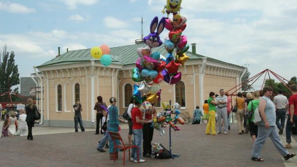 Стаття Киевлян призвали отказаться от воздушных шариков на выпускных Ранкове місто. Київ