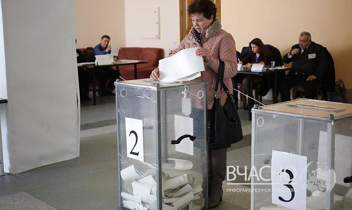 Стаття ЦВК спростила процедуру зміни місця голосування на позачергових виборах до ВРУ Ранкове місто. Київ
