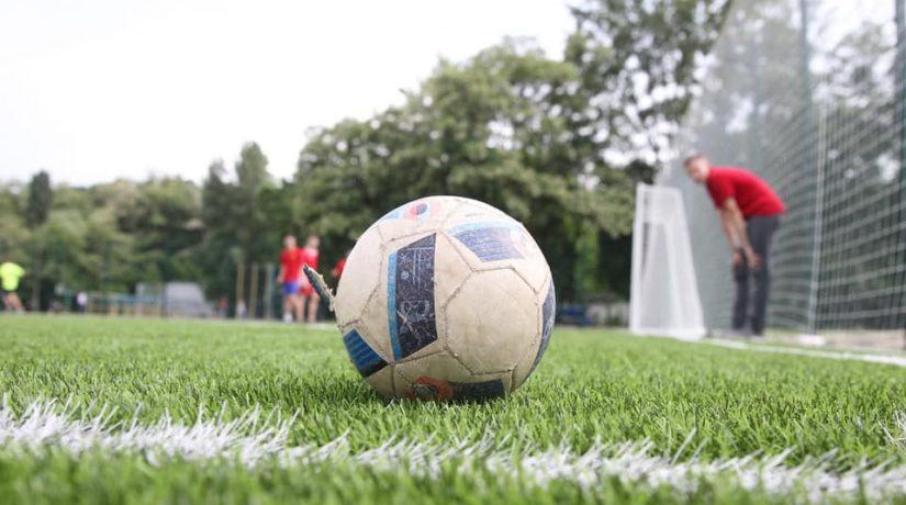 Стаття В Голосеевском районе открыли современное футбольное поле Ранкове місто. Київ