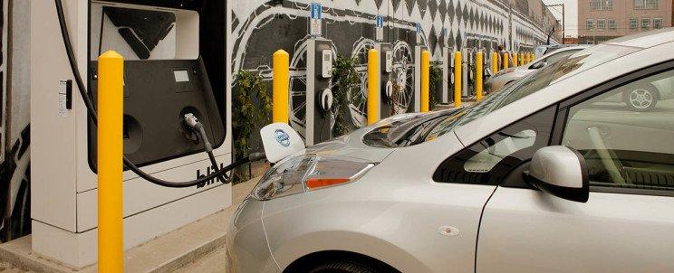 Стаття В Украине с 1 июля на парковках станут обязательными зарядки для электромобилей Ранкове місто. Київ