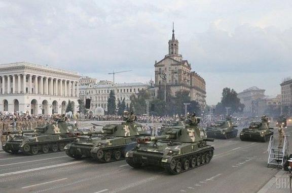 Стаття Кому нужен ВАШ парад? Ранкове місто. Київ