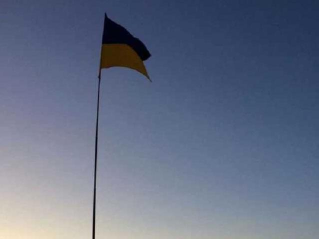 Стаття В Крыму подняли флаг Украины в память о погибших на Донбассе морпехах Ранкове місто. Київ