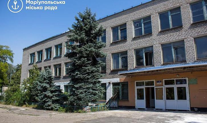 Стаття У Маріуполі ремонтують будівлю для розміщення медичного вишу-переселенця. Фото Ранкове місто. Київ