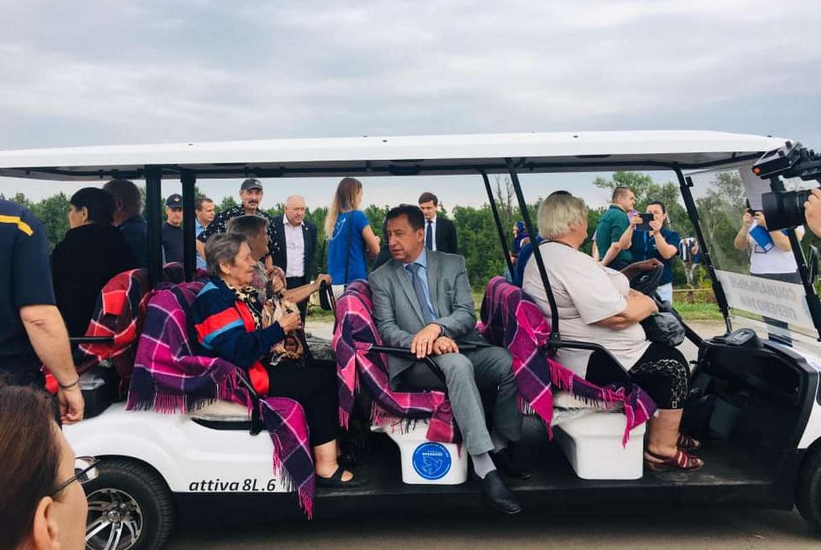 Стаття В Станице Луганской для перевозки людей запустили электромобиль Ранкове місто. Київ