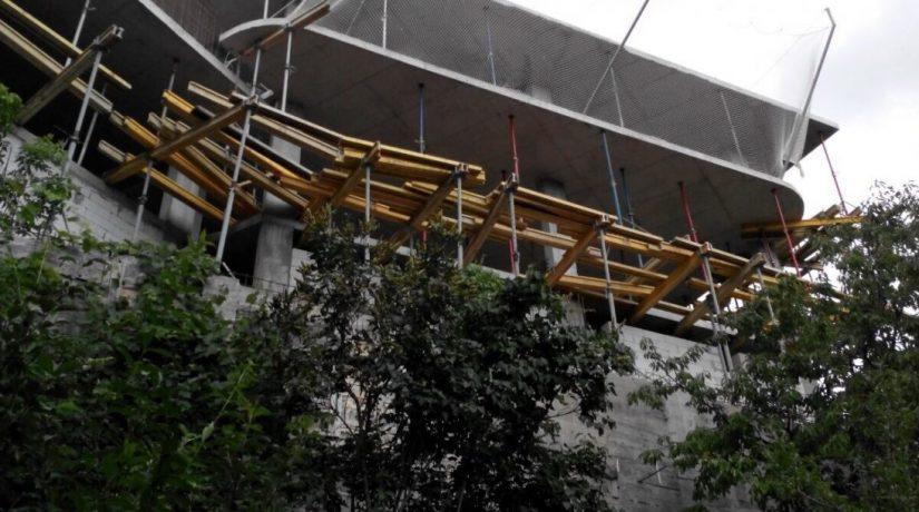 Стаття Суд обязал застройщика снести многоэтажку в Голосеевском районе Ранкове місто. Київ