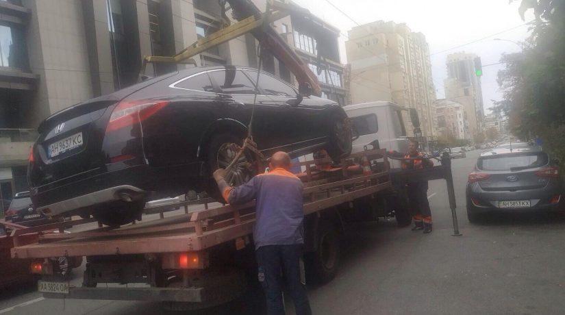 Стаття В Киеве за неделю эвакуировали на штрафплощадку 59 автомобилей Ранкове місто. Київ