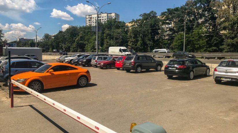Стаття Опубликован адресный перечень автопарковок возле станций метро Ранкове місто. Київ
