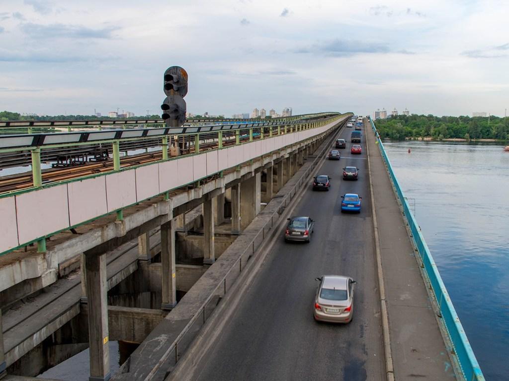 Стаття Рух мостом Метро через Русанівську протоку відкрито Ранкове місто. Київ