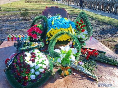 Стаття В Одессе открылась выставка в память погибших защитников Украины Ранкове місто. Київ