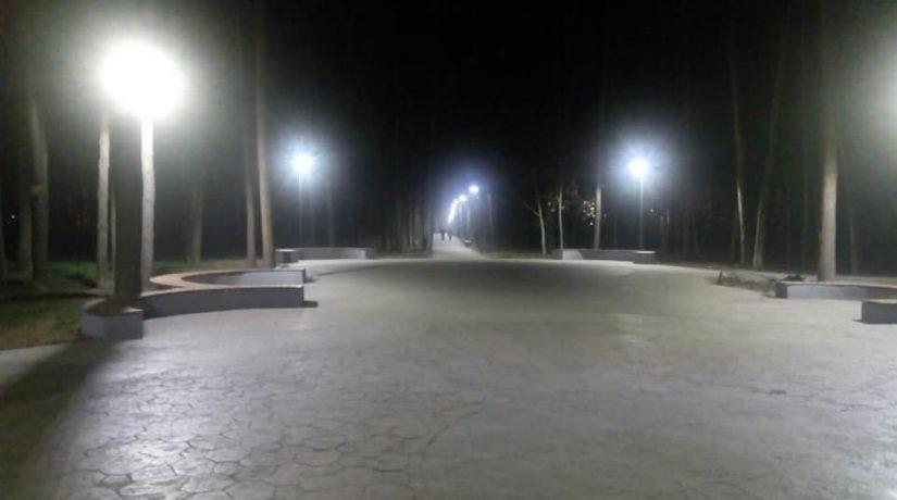 Стаття В парке «Совки» засветились первые фонари Ранкове місто. Київ