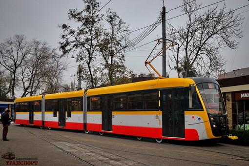 Стаття В Одесі курсує найдовший трамвай в Україні (фото) Ранкове місто. Київ