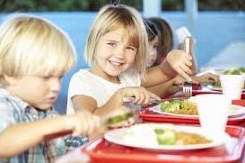 Стаття Чем кормят учеников в школьных столовых разных стран мира? Фото Ранкове місто. Київ