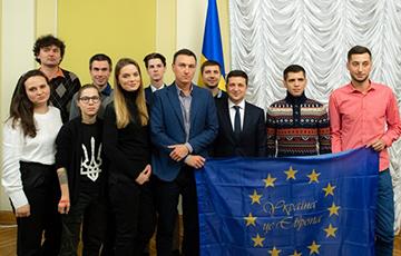 Стаття Зеленский встретился с украинцами, которые организовали Евромайдан Ранкове місто. Київ