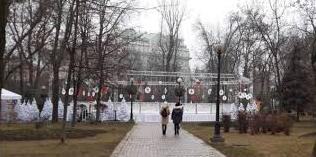 Стаття У Києві в парку Шевченка відкрили безкоштовну ковзанку Ранкове місто. Київ