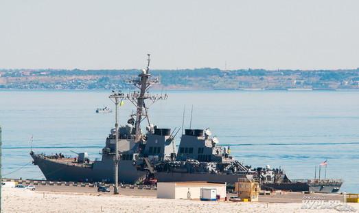 Стаття В Одессу зашел мощный боевой корабль США Ранкове місто. Київ