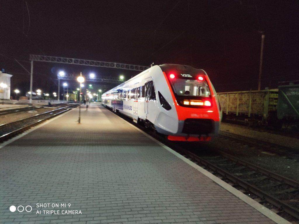 Стаття Новий український поїзд відправився у перший далекий рейс (ФОТО) Ранкове місто. Київ