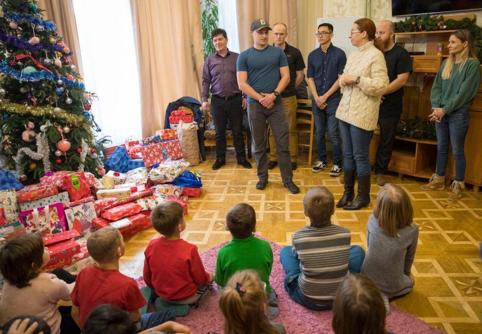 Стаття У Києві морські піхотинці НАТО відвідали дитячий будинок. Фото Ранкове місто. Київ