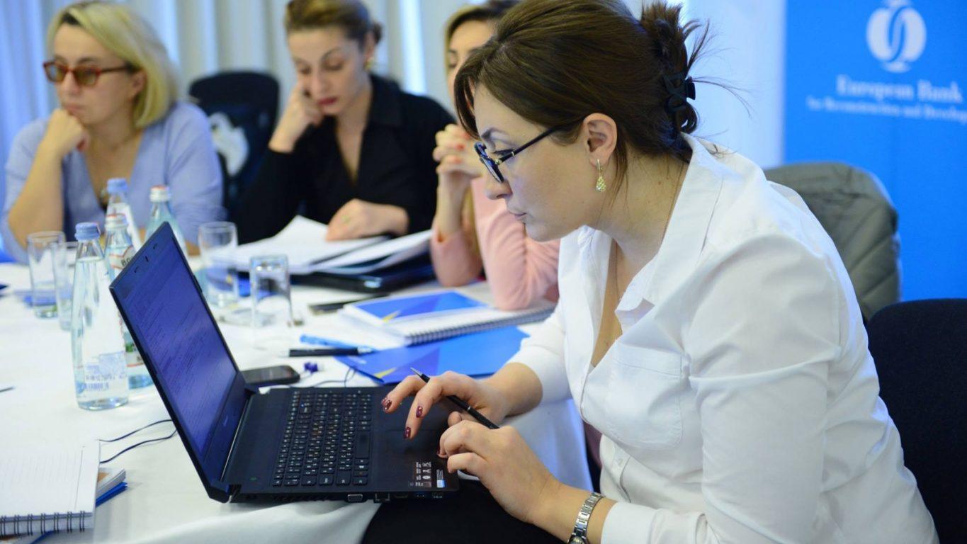 Стаття Жінок на Донеччині безкоштовно навчатимуть підприємництву Ранкове місто. Київ