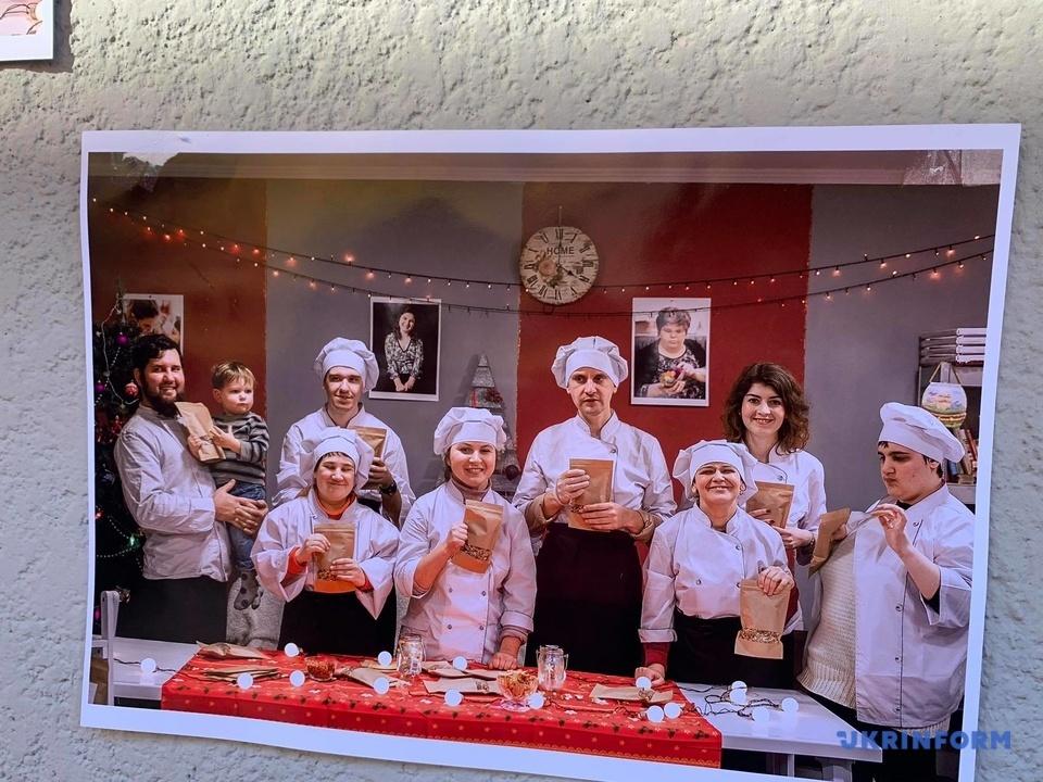 Стаття Першу в Україні інклюзивну кухню відкрили в Чернівцях Ранкове місто. Київ