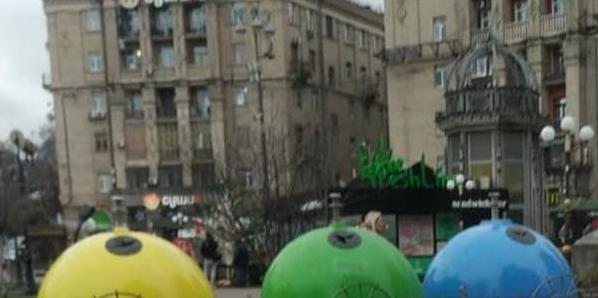 Стаття Киянам показали, куди потрапляють відходи із різнокольорових контейнерів Ранкове місто. Київ