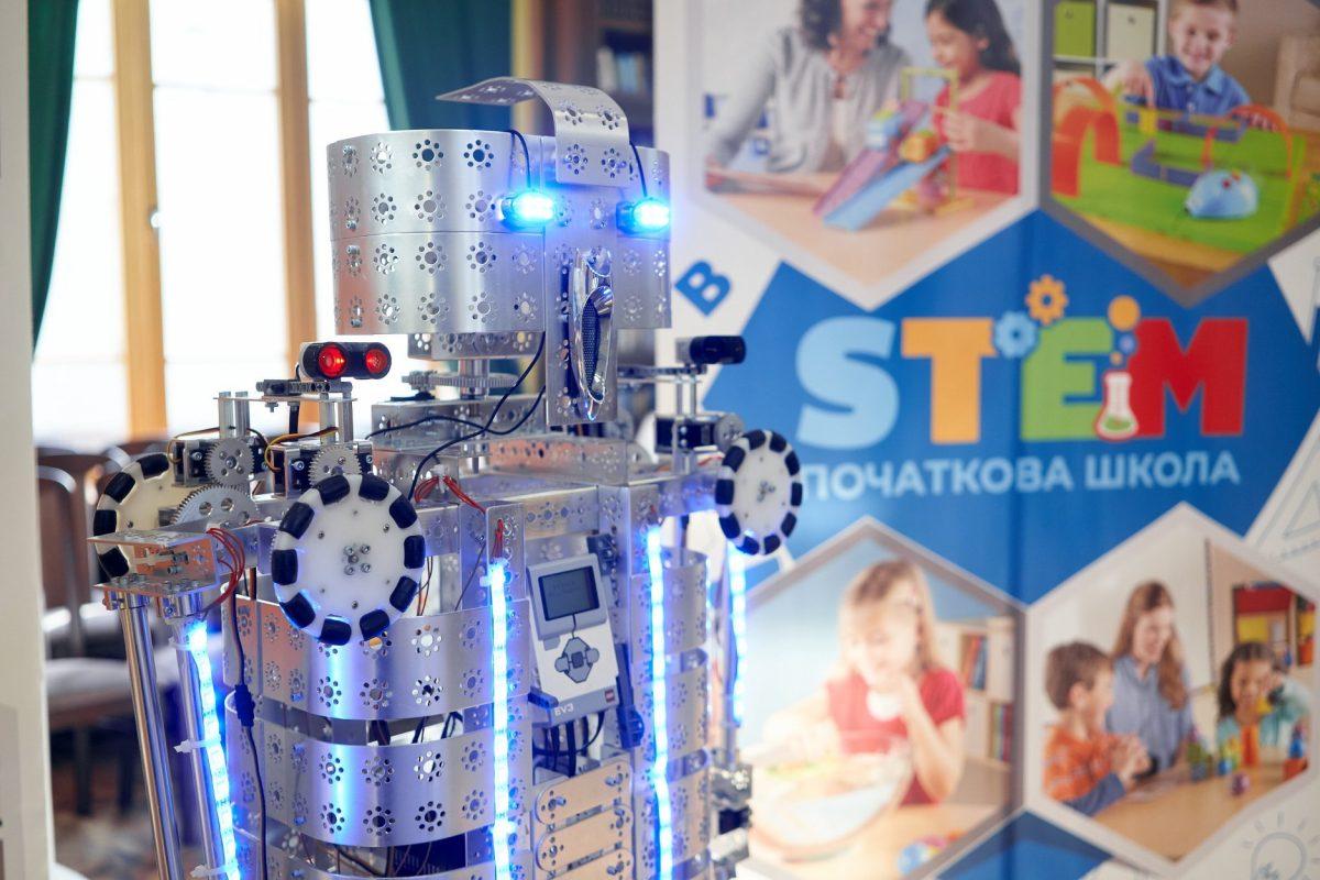 Стаття У Києві відкрили 6 нових філій безкоштовної ІТ-освіти для дітей Ранкове місто. Київ