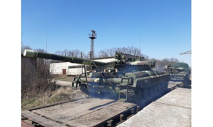 Стаття Бійці на передовій Донбасу отримають нову партію танків Т-64. ФОТО Ранкове місто. Київ