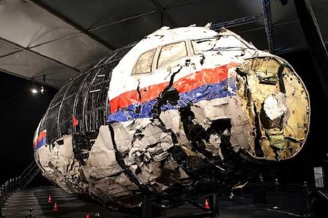 Стаття В телах экипажа MH17 нашли осколки российской ракеты «Бук» Ранкове місто. Київ