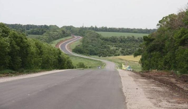 Стаття В Луганской области завершается ремонт участка дороги между Сватово и с. Мостки Ранкове місто. Київ
