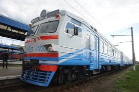 Стаття «Укрзализныця» возобновляет курсирование еще 12 пригородных поездов Ранкове місто. Київ