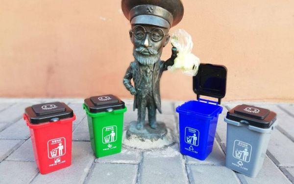 Стаття Деньги на свалке: 3 истории мариупольцев, которые зарабатывают на мусоре Ранкове місто. Київ