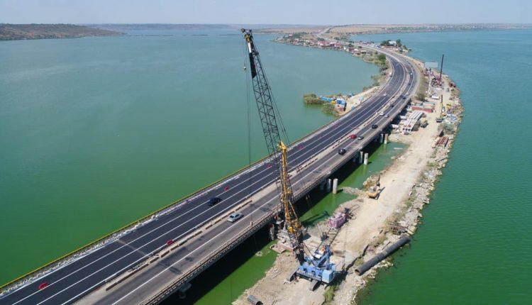 Стаття Будет шесть полос: начали ремонт левой части моста через Хаджибейский лиман Ранкове місто. Київ