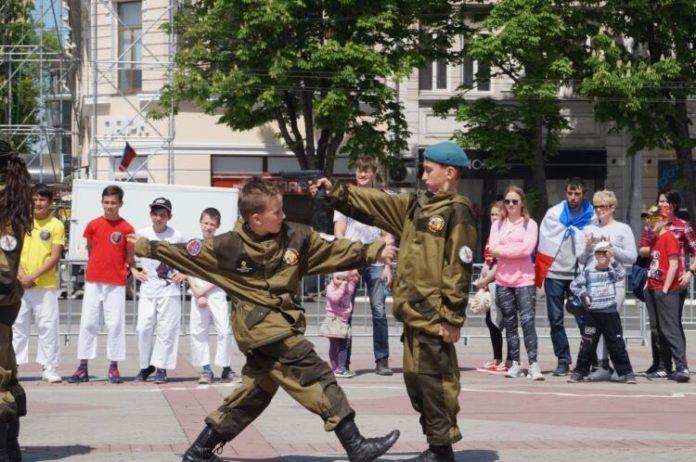 Стаття Украина будет фиксировать милитаризацию оккупантами крымских детей Ранкове місто. Київ