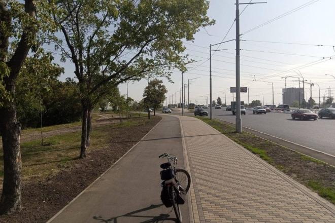Стаття Як облаштовують велодоріжки на проспекті Бандери? (ФОТО) Ранкове місто. Київ