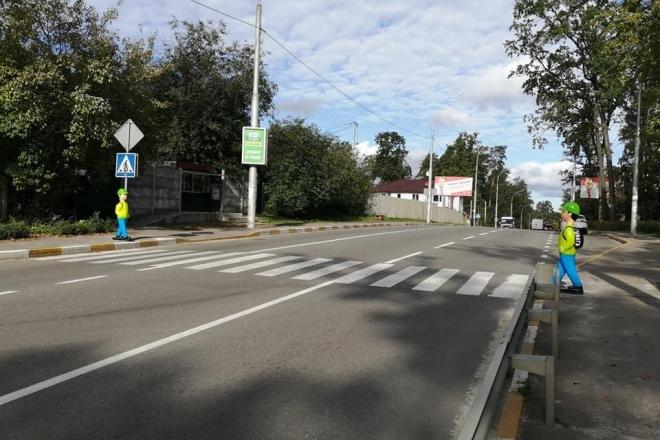 Стаття В Ірпені біля переходів з’явилися «зелені чоловічки» Ранкове місто. Київ