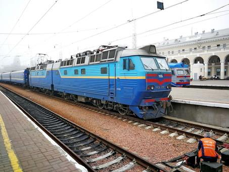 Стаття Железная дорога открывает продажу билетов на поезда с закрытых станций Ранкове місто. Київ