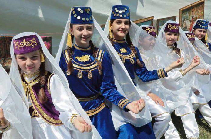 Стаття В Турции собирают деньги для крымских татар Ранкове місто. Київ