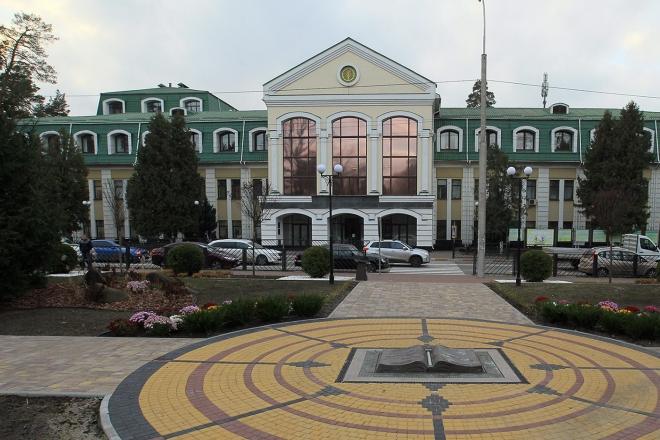 Стаття В Ірпені відкрили сквер з фонтаном поруч із Університетом (ФОТО) Ранкове місто. Київ