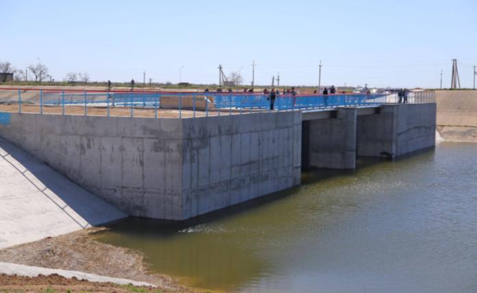 Стаття Дамбу Северо-Крымского канала достроят, чтобы исключить подачу воды в Крым Ранкове місто. Київ