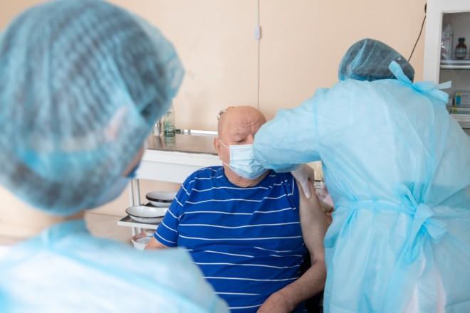 Стаття Киян почали щеплювати вакциною Pfizer Ранкове місто. Київ
