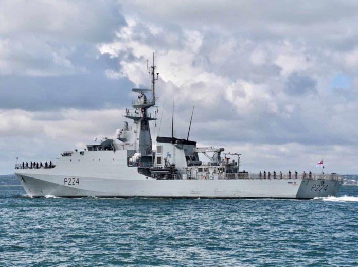Стаття Британский патрульный корабль вошел в Черное море Ранкове місто. Київ