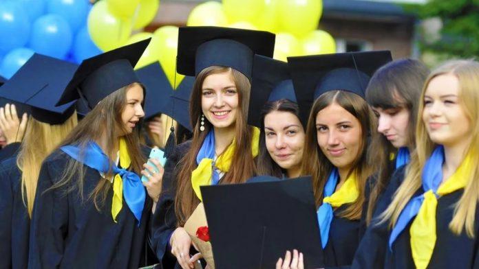 Стаття Стипендия, общежитие, курсы: Украина приглашает учиться детей из оккупированных территорий Ранкове місто. Київ