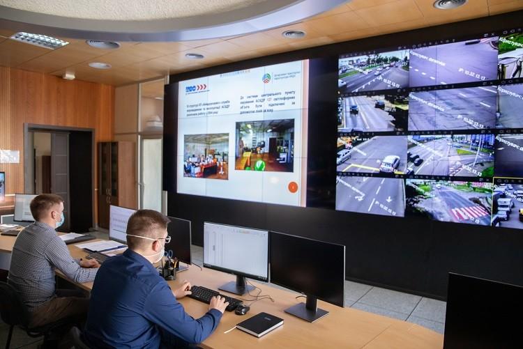 Стаття Штучний інтелект проти заторів. Визначено 6 вулиць, на яких тестуватимуть камери ІТС (ЛОКАЦІЇ) Ранкове місто. Київ