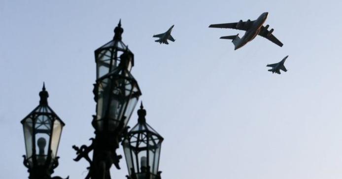 Стаття Авиация США и Словении будет участвовать в воздушном параде в День Независимости Ранкове місто. Київ